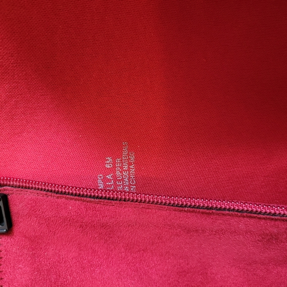 Red boots - Picture 3 of 3